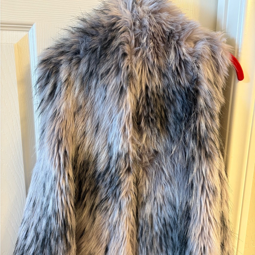 Stylish Faux Fur Vest in Gray and Black
